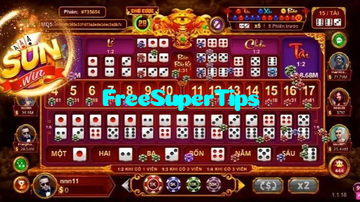 FreeSuperTips casino presented on mobile device in Pakistan with slots and live games
